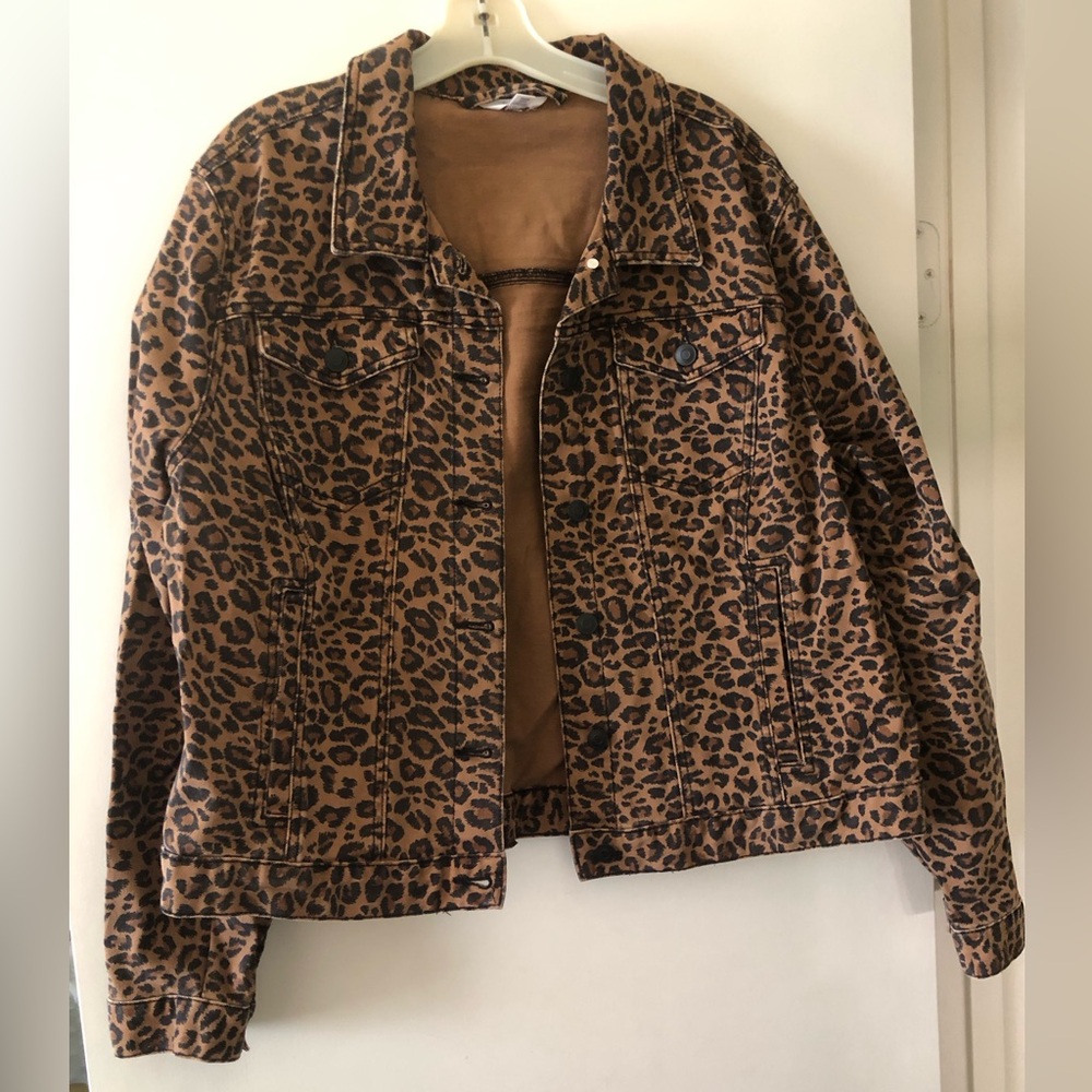 Leopard Print Jean Jacket with Black buttons